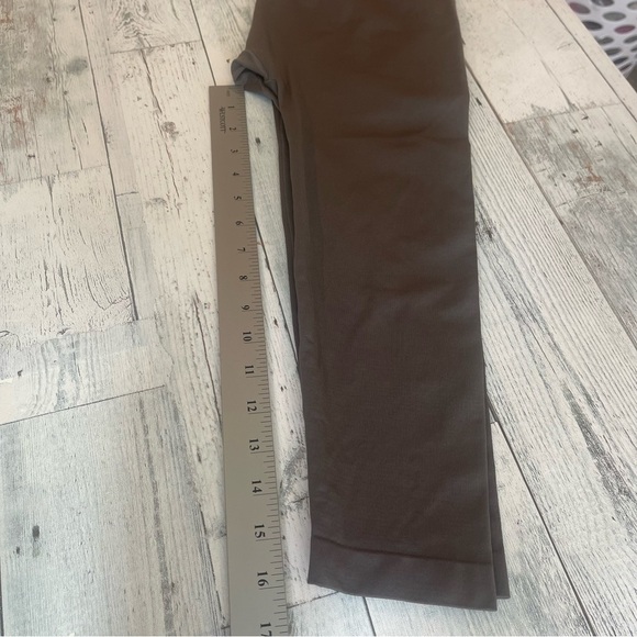 Gymshark Capri Dark Gray Leggings S/M - Picture 6 of 6